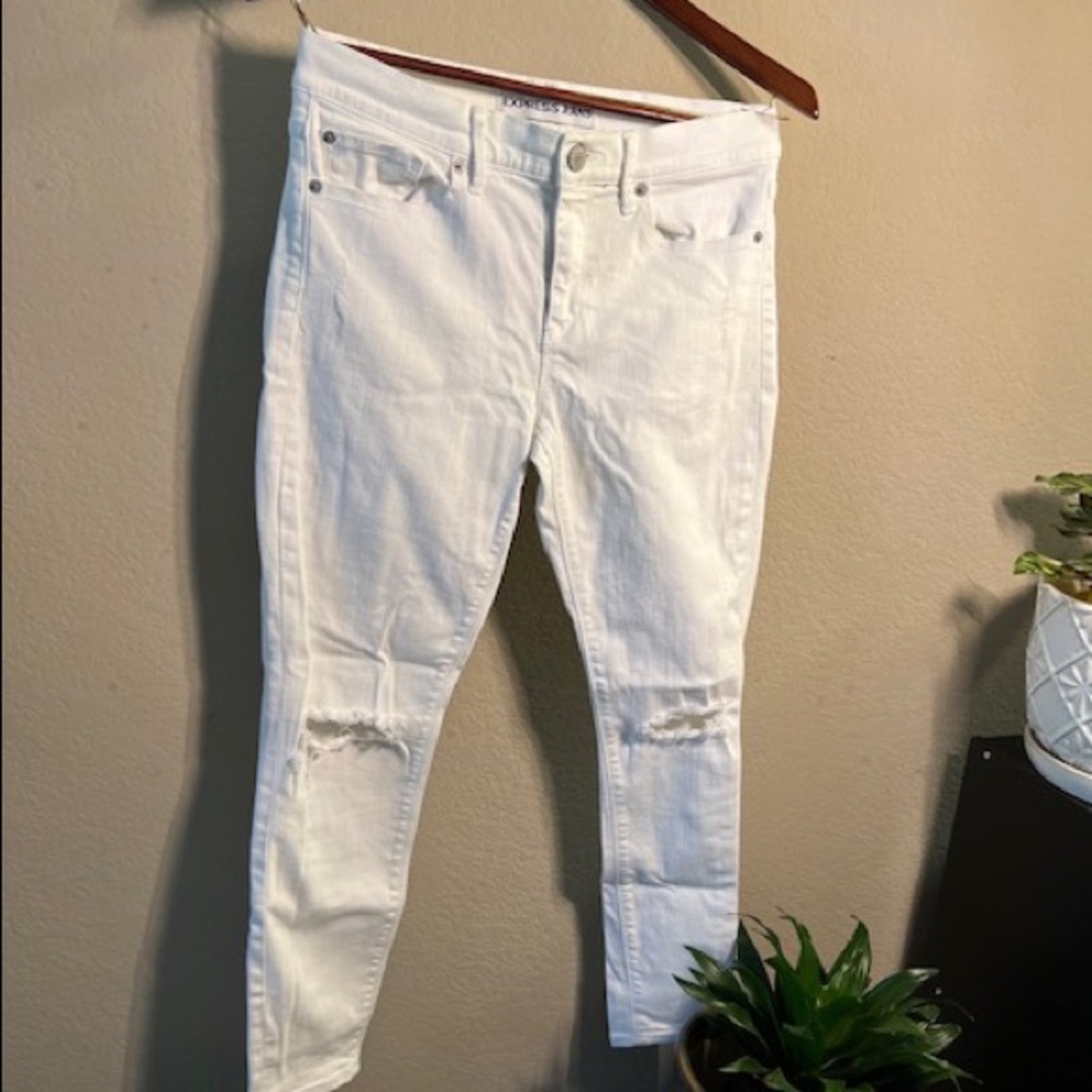 Women’s White distressed jeggings
